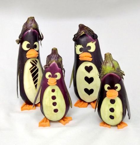 Penguin Snacks, Vegetable Animals, Deco Fruit, Vegetable Decoration, Fruit And Vegetable Carving, Amazing Food Decoration, Food Artists, Vegetable Carving, Food Carving