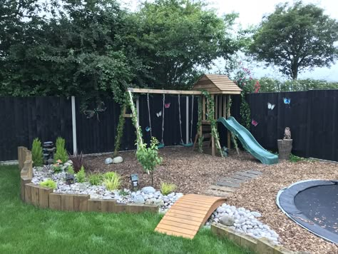 Outdoor Garden Play Area, Children’s Play Area Garden, Garden With Kids Play Area, Pergola Play Area, Back Garden Play Area, Backyard Ideas With Pool And Playground, Playground In Garden, Garden Play Area Ideas Diy, Small Garden Kids Ideas