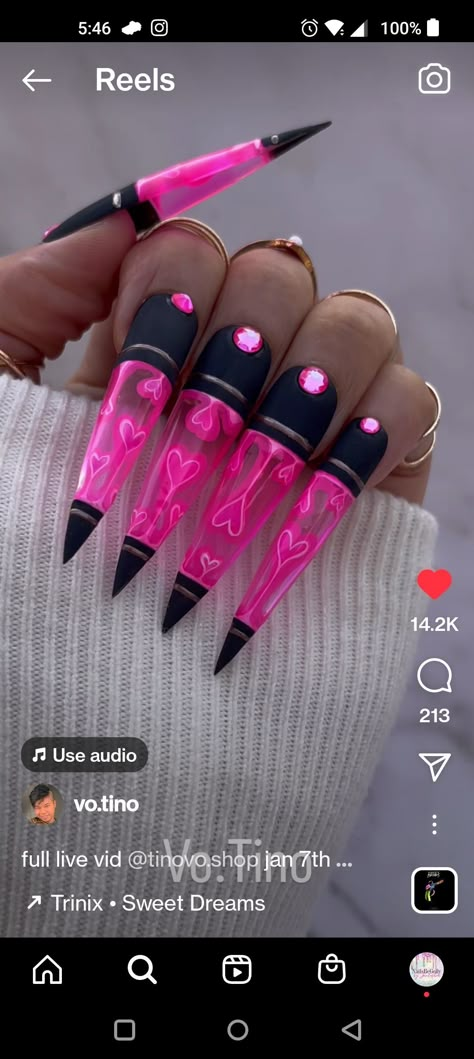 Lava Lamp Nails Coffin, Nails Glowing In The Dark, Pink Lava Lamp Nails, Heart Lava Lamp Nails, Lava Lamp Acrylic Nails, Glow In The Dark Valentines Nails, Melting Nail Design, Lava Lamp Nails Short, Glow In The Dark Nails Acrylic Designs