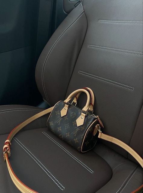 Louis Vuitton Nano Speedy, Nano Speedy, Sac Louis Vuitton, My Style Bags, Luxury Bags Collection, Handbag Essentials, Digital Closet, Girly Bags, Luxury Purses