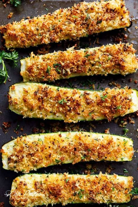 Stuffed Zucchini Parmesan Crusted Zucchini, Zucchini Stuffed, Zucchini Recipes Baked, Zucchini Boat Recipes, Bake Zucchini, Stuffed Zucchini, Zucchini Boats, Parmesan Zucchini, Low Carb Zucchini