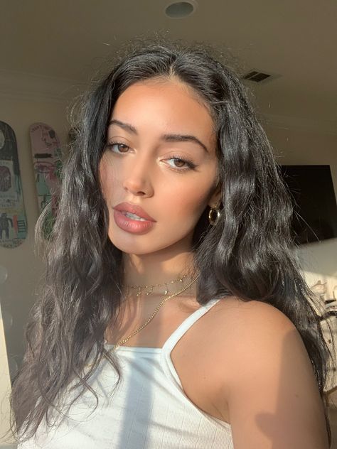 Cindy Kimberly of Spain on Twitter: "CEO of frizzy hair… " Wolfie Cindy, Perfect Face, Cindy Kimberly, Makati, Dream Hair, Star Girl, Aesthetic Hair, It Girls, Looks Vintage