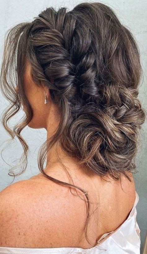 Hair Updos For One Shoulder Dress, Boho Updo Hairstyles, Prom 2k22, Prom Hair Ideas, Prom Hair Styles, Boho Updo, Cute Prom Hairstyles, Prom Hair Medium, Hairstyle Updo