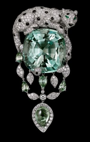 Cartier Étourdissant Collection Panthère de Cartier brooch. Platinum, green beryl, green sapphires, emeralds, onyx, diamonds. Tiger Jewelry, Bijoux Art Nouveau, Cartier Panthere, Diamonds Are Forever, Cartier Jewelry, Art Nouveau Jewelry, India Jewelry, Cat Jewelry, Crown Jewels