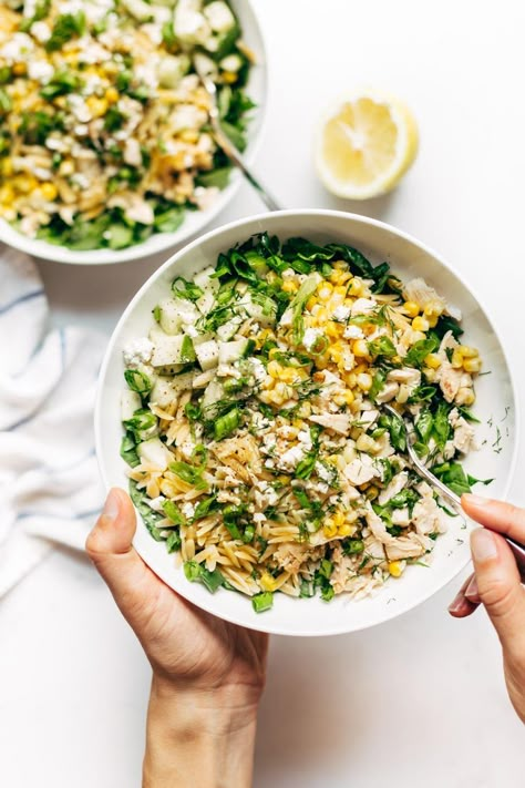 Orzo Summer Salad, Chicken And Orzo, Orzo Salad Recipes, Pinch Of Yum, Salad With Chicken, Super Salads, Orzo Salad, Healthy Summer Recipes, Summer Salad Recipes