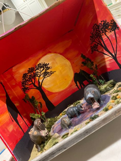 Ecosystems Diorama, Giraffe Habitat, Shoe Box Diorama, Biomes Project, Rainforest Project, Elephant Habitat, Diorama Kids, Dia De Los Muertos Decorations Ideas, Habitats Projects