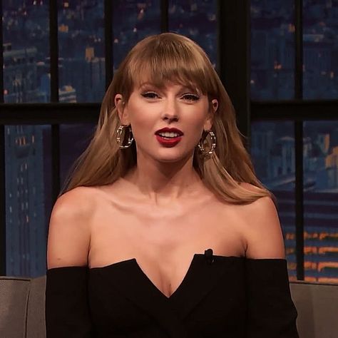 Taylor Swift Interview, Swiftie Aesthetic, Dr Aesthetic, Midnights Era, Seth Meyers, Taylor Swift Red, Taylor Swift Hair, Red Taylor, Billboard Music Awards