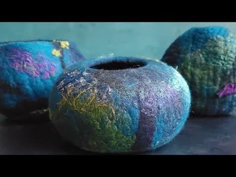 How to Wet Felt a Bowl or a Vessel for Beginners: Wet Felting Tutorial #livingfelt - YouTube Wet Wool Felting Projects, Crochet Felted Bowl, 3d Fabric Art, Felt Vessels, Felt Bowls, Crazy Quilt Tutorials, Wet Felting Tutorial, Felt Making, Felted Vessels