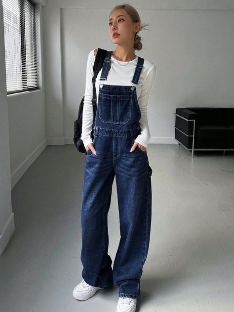 Salopette Outfit, Denim Overalls Outfit, Denim Jumpsuit Outfit, Overalls Winter, Jumpsuit Outfits, Overall Outfit, Overalls Outfit, Cute Modest Outfits, Jumpsuit Outfit