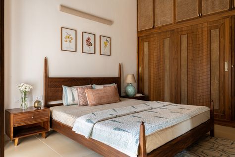 Indian Bedroom Design, Indian Bedroom Decor, Indian Bedroom, Bedroom Minimalist, Indian Home Interior, Small Bedrooms, Bed Design Modern, Small Bedroom Decor, Bedroom Decor Design