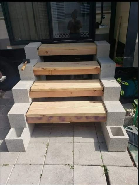 Cinder Blocks, Easy Backyard, Diy Backyard Landscaping, Backyard Diy Projects, Outdoor Decor Backyard, Garden Designs, Garden Stuff, Backyard Projects, Concrete Blocks