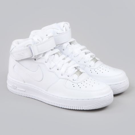 White Nike High Tops, Nike Shoes High Tops, White Bike, Nike Air Force 1 Mid, Nike Boots, Dr Shoes, White Nike Shoes, Trendy Shoes Sneakers, Cute Nike Outfits