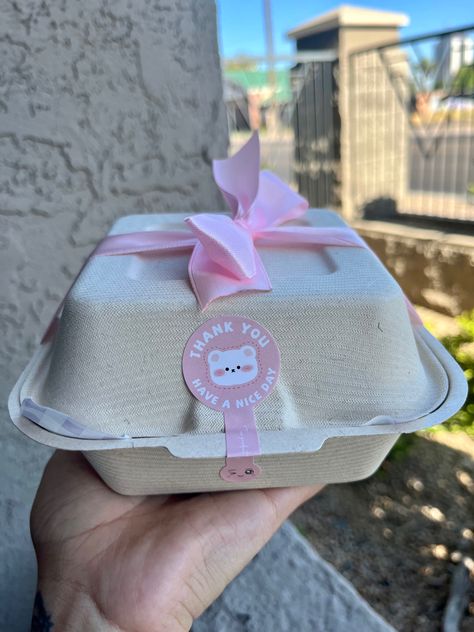 Pink cute Kawaii bento box, lunch box, cake, packaging Cute To Go Boxes, Bento Box Decoration, Cute Baking Packaging, Cute Cake Packaging Ideas, Kawaii Food Packaging, Cake In Box Ideas, Bento Packaging Design, Pink Bakery Packaging, Pink Food Packaging