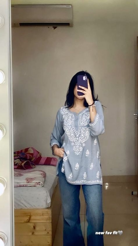 Fence Kurti Design, Kurti And Jeans Outfit Ideas, Girls In Kurti Aesthetic, Jeans And Kurta Outfit, How To Style Short Kurti With Jeans, Kurti With Jeans Outfit Ideas, Short Kurtis For Jeans Indian, Kurti Jeans Outfit Casual, Jeans With Kurta Style