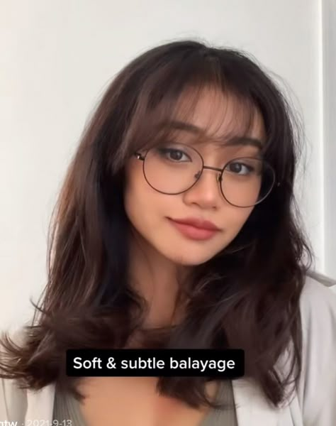 Short Layered Hair With Curtain Bangs Asian, Mid Length Hair With Glasses, Hair Cut For Round Face Shape Girl Asian, Wispy Bangs Round Face Glasses, Kawaii Haircuts, Wispy Bangs With Glasses, Haircut For Asian, Haircuts For Square Face Shape, Hairstyle With Glasses