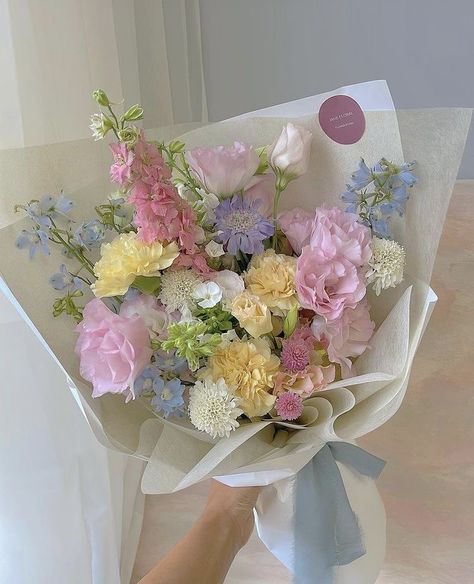 Pastel Flowers Bouquet, Pastel Color Bouquets, Buqet Flowers, Cute Bouquet Flowers, Cute Flower Bouquets, Birthday Bouquet Flowers, One Flower Bouquet, Flower Bouquet Pastel, Spring Bouquet Flowers