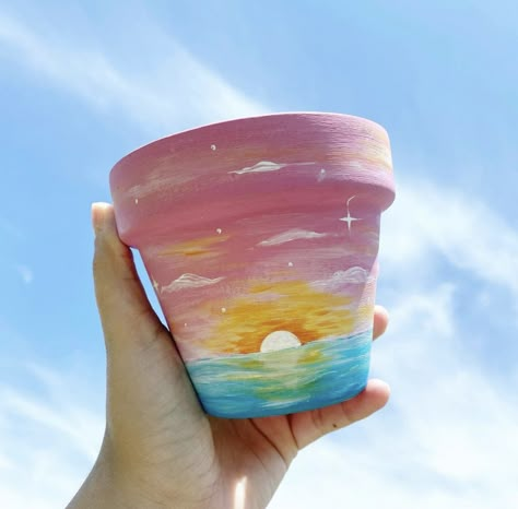 Drawing On Pots Ideas, Pencil Holder Painting Ideas, Painting Clay Pots Ideas, Painted Clay Pots Ideas Terra Cotta, Container Painting Ideas, Painted Clay Pots Ideas, Painted Pots Diy Creative, Flower Pot Painting Ideas Creative, Painting On Clay Pots