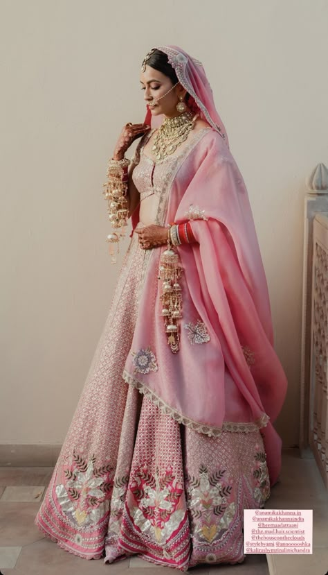 Lehenga Royal, Pink Choli, Wedding Date Ideas, Informal Clothes, Designer Indian Wear, Mayon Dresses, Lehenga Outfits, Shaadi Outfits, Pink Bridal Lehenga