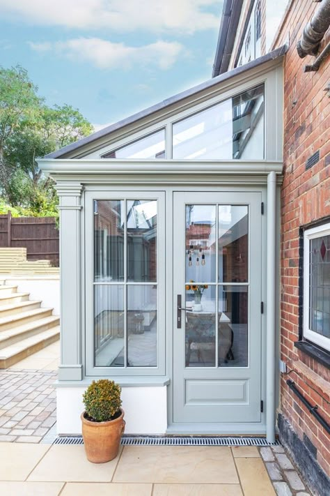 Kitchen Garden Room Extension, Kitchen Conservatory Ideas, Tiny Conservatory Ideas, Half Brick Conservatory, Kitchen With Conservatory, Bungalow Conservatory Ideas, Cottage Orangery Extension, Conservatory Off Kitchen, Glass Lean To Extension