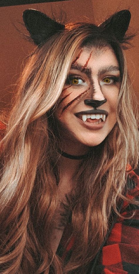 Scary Wolf Makeup, Werewolf Makeup Women, Womens Wolf Makeup, Cute Wolf Makeup Halloween, Diy Wolf Makeup For Women, Werewolf Eye Makeup, Female Wolf Makeup, Women Wolf Makeup, Zombies Werewolf Costume