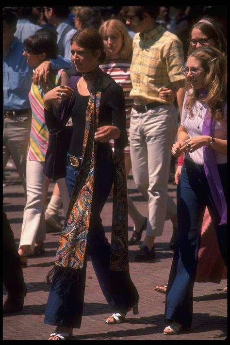 Funky Fits, Space Dust, 60s 70s Fashion, Estilo Hippy, 60s And 70s Fashion, 70s Inspired Fashion, 70s Outfits, 70’s Fashion, Swinging Sixties