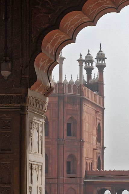 The Jamia Masjid of Srinagar, Nowhatta, Jammu & Kashmir, India Jama Masjid, Mughal Architecture, Jammu Kashmir, Kashmir India, Mughal Empire, Beautiful Mosques, North India, Indian Architecture, Srinagar