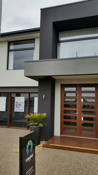 Grey Colour Exterior House, Grey And Black House Exterior Modern, Grey House Facade, Dark Grey Sided House, Dark Grey Exterior House Colors Paint, Dark Grey Outside Paint Exterior Houses, Black And Grey Home Exterior, Dark Grey Window Frames, Grey External House Colours