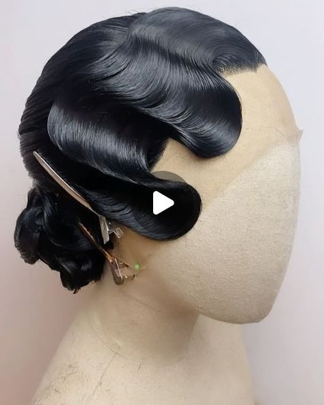 Fingerwaves Hairstyles, 1920 Finger Wave Hair, Modern 1920s Hair, Hairstyles 1920s, Black 20s Hairstyles, Great Gatsby Curly Hairstyles, Easy 1920s Hairstyles Short Hair, Gatsby Short Hairstyles, 1920s Pin Curls