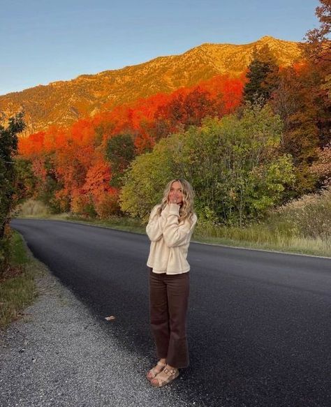 Utah Fall Photoshoot, Fall Roadtrip Aesthetic, Autumn In Colorado, Fall Photoshoot Mountains, Fall In The Mountains Aesthetic, Fall Mountains Aesthetic, Autumn Mountain Aesthetic, Fall Road Trip Aesthetic, Fall In Utah