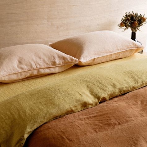 Morrow Soft Goods on Instagram: “We curate Pairings - of unexpected color combinations - to help ease the challenge of choosing the right colors for you - we hope it…” Linen Color Palette, Unexpected Color Combinations, Colorful Bedding, Orange Bedding, Natural Bedding, Linen Color, Linen Sheets, Bed Styling, Mellow Yellow