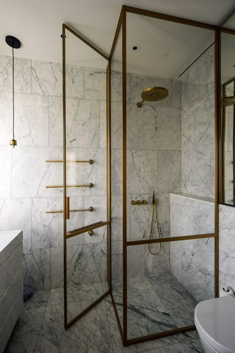 Brass Glass Shower Door, Bathroom Shower Glass Ideas, Brass Framed Shower Door, Brass Shower Screen, All Glass Shower Ideas, Luxe Bathroom Ideas, Brass Shower Enclosure, Shower Glass Ideas, Shower Screens Ideas