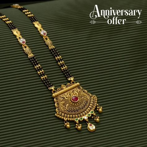 Our Antique Mangalsutra That’s Luxurious, Sophisticated, & Perfect For Every Womens 😍💝 #suvarnakala #suvrnakalajewellers #suvarnakalaoffer #suvarnakalanniversary #suvarnakalanniversaryoffer . #antiquejewelry #jewelry #vintagejewelry #antique #jewellery #antiquejewellery #victorianjewelry #antiquejewelryaddiction #specialoffer #mangalsutra #bollywoodjewellery #weddingjewellery #handmade #indianjewellery #bridaljewellery #jadaujewellery #highjewellery #mangalsutradesgin Antique Gold Mangalsutra Designs, Fancy Mangalsutra Designs Gold, Antique Mangalsutra Designs, Antique Mangalsutra, Glam Quotes, Mangalsutra Chain, Unique Gold Jewelry Designs, Mangalsutra Design, Black Beads Mangalsutra