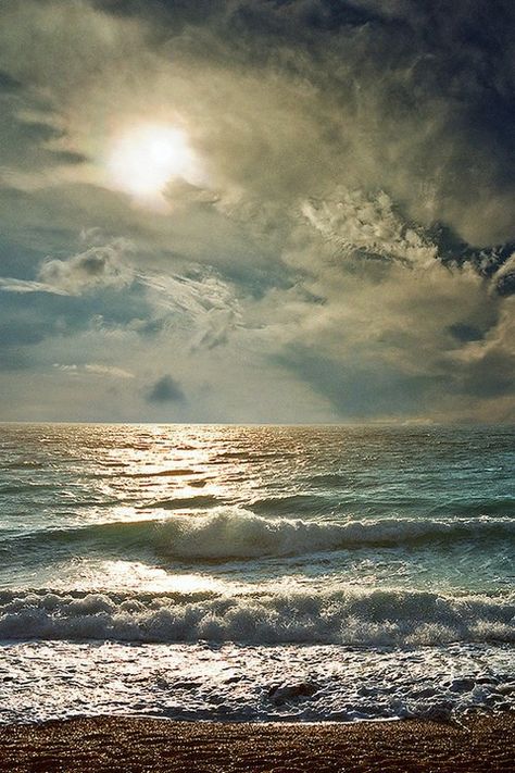 No Wave, Cloudy Day, Sea And Ocean, Pics Art, Ocean Beach, Ocean Waves, 그림 그리기, Pretty Pictures, Beautiful Beaches