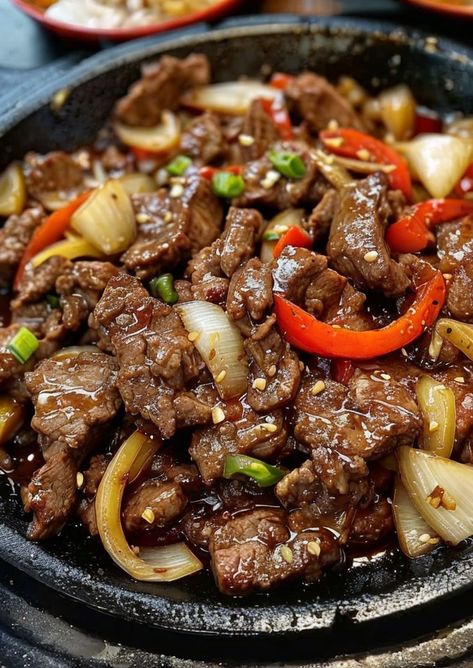 Savor the sizzling flavors of Chinese Pepper Steak with Onions! Quick, easy, and loaded with savory goodness—perfect for busy weeknights. #QuickDinner #ChineseCuisine #PepperSteak #StirFry #SavoryFlavors Teriyaki Pepper Steak Recipe, Cube Steak Chinese Recipes, Onion Pepper Steak, Chinese Steak And Peppers, Chicken Pepper Steak, Cube Steak With Peppers And Onions, Sizzling Chinese Pepper Steak, Pepper Steak Stir Fry Recipe, Recipes With Scallions