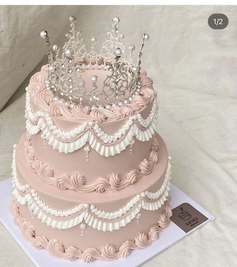 Big Bday Cake, Aesthetic Cake 2 Tier, Vintage Cake Design Pink, Two Tier Princess Cake, Coquette Cake 2 Tier, 2 Tier Birthday Cake Ideas, Quince Cakes Pink, 2 Tier Birthday Cake For Women, Two Tier Cake Birthday