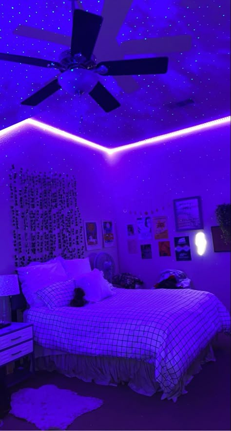 Led Lights In Room, White Bed With Led Lights, Bedroom Ideas For Long Narrow Rooms, Dream Rooms Led Lights, Led Light Bedroom, Preppy Boy Room, Dark Aesthetic Bedroom Ideas Led Lights, Rooms With Led Lights, Bedroom Led