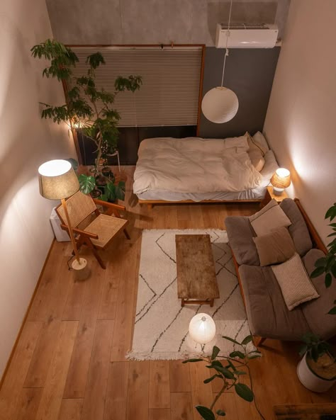 Minimalist Studio Apartment Ideas, Studio Room Aesthetic, Cozy Minimalist Bedroom, Bedroom Living Space, Minimalist Home Decor Ideas, Living Space Design, Studio Apartment Living, Cozy Minimalist, Deco Studio