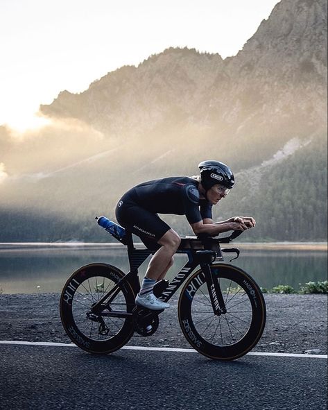 Triathlon Training Aesthetic, Triathlon Photography, Cycling Men, Cycling Inspiration, Cycling Photography, Ad Ideas, Photography Subjects, Bike Run, More To Come