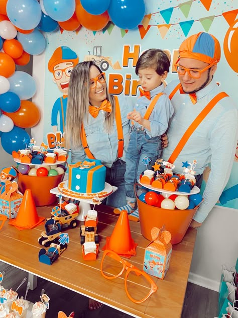 2nd Birthday Blippi Theme, Blippi Family Costume, Blippi Decorations Diy, Blippi Birthday Theme, Blippi And Meeka Birthday Party, Blippi Theme Party, Blippi Birthday Ideas, Blippi Birthday Decorations, Blippi Second Birthday