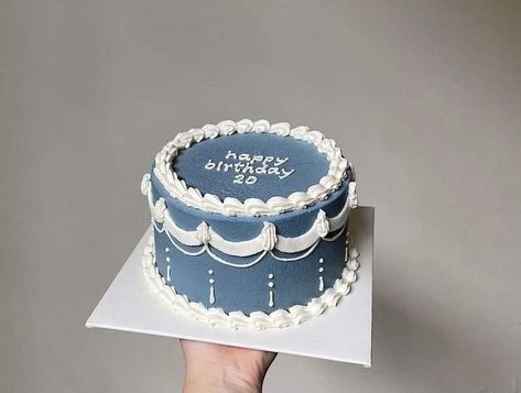 Cake Birthday Korea Blue, Vintage Birthday Cakes For Men, Cake Blue Aesthetic, Blue Cake Aesthetic, Blue Cake Designs Birthday, Blue Vintage Cake, Kue Disney, Blue And White Cake, 34 Birthday