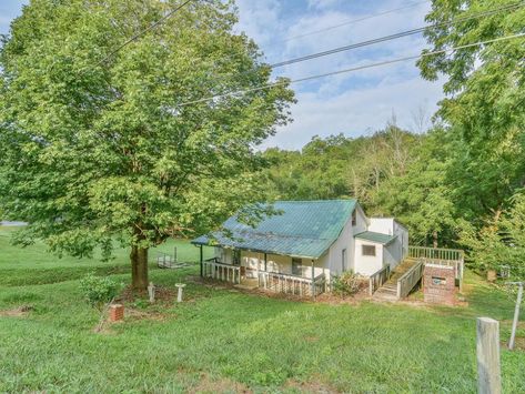 1576 Mount Holston Rd, Bluff City, TN 37618 Bluff City, Johnson County, Family Homes, Little Houses, Property Listing, Curb Appeal, Renting A House, Country House, Beautiful Photo