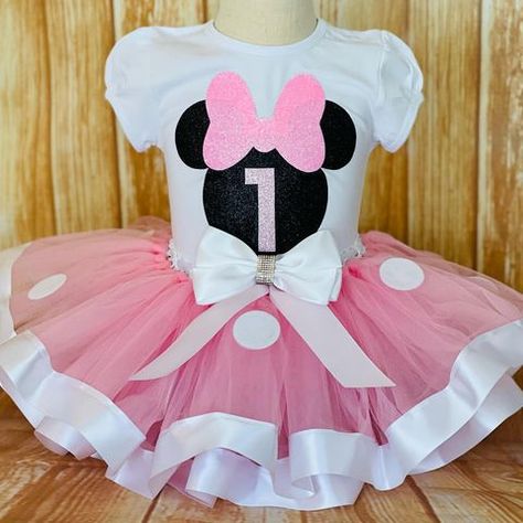 Little Ladybug Tutus (@littleladybugtutus) • Instagram photos and videos Minnie Mouse Tutu Outfit, Ladybug Tutu, Minnie Mouse Birthday Outfit, Minnie Mouse Birthday Party Decorations, Minnie Mouse First Birthday, Minnie Mouse Tutu, 1st Birthday Tutu, Minnie Mouse 1st Birthday, Handmade Tutu