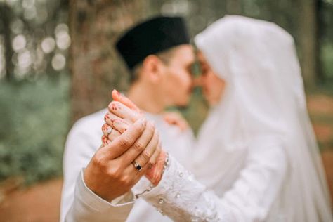 Wedding Photography Malaysia, Malay Wedding Pose, Posing Pengantin, Pelamin Pose, Nikah Poses, Malay Wedding Photography, Nikah Photoshoot, Pose Lamaran, Melayu Wedding