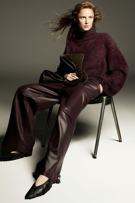 COS Reimagines Wardrobe Staples for Fall 2024 Campaign Cos Fashion, Christopher Abbott, Turtleneck Jumper, Street Style 2017, Turtle Neck Jumper, Power Dressing, Denim T Shirt, Women Magazines, Cashmere Turtleneck