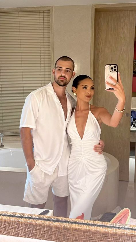 Couple Matching Outfits, Church Fits, Outfits For Mexico, Couple Fits, White Bathing Suit, European Summer Outfits, Honeymoon Outfits, Couple Dress, Best Friend Photoshoot