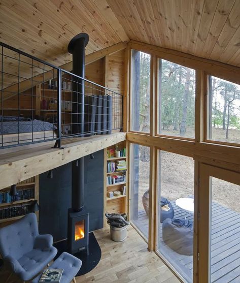 Design Casa Piccola, Light Hardwood Floors, Tiny Cabin, House Cabin, Small Cabin, Tiny House Cabin, Wooden Design, Modern Cabin, Cabin Design