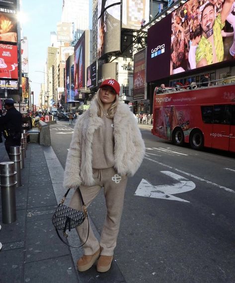 New York Aesthetic Outfits Winter, Ny Cap Outfit, Kaci Conder, City Outfits Winter, New York City Outfits Winter, Red Hat Outfit, Kaci Jay, Nyc Winter Fashion, Winter Outfit 2023