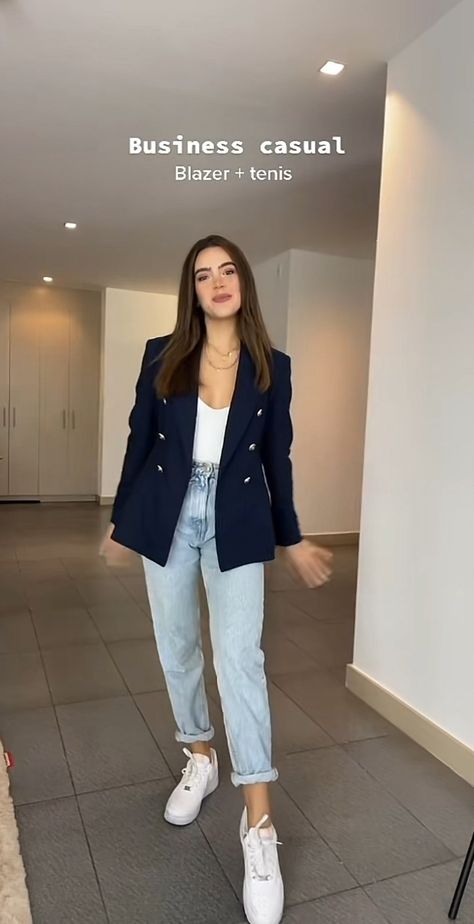 Blazer Outfits Casual, Casual Work Outfits Women, Office Casual Outfit, Business Outfits Women, Business Casual Outfits For Work, Casual Day Outfits, Elegante Casual, Stylish Work Outfits, Casual Work Outfits