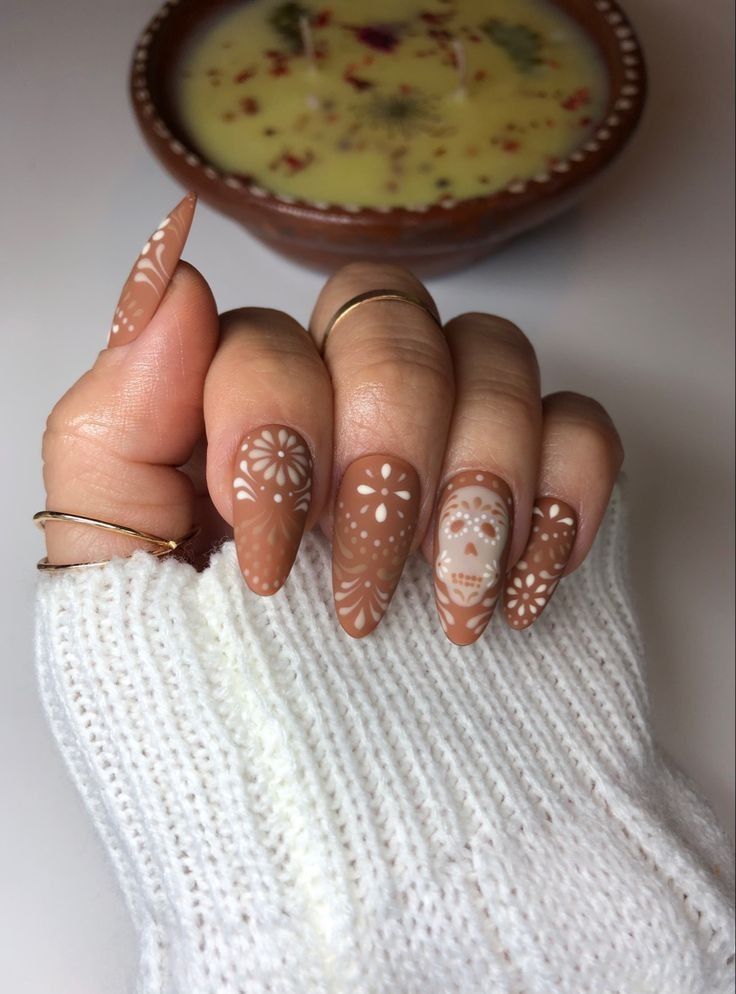 Oaxaca Inspired Nails, Mexican Wedding Nails Designs, Mexican Clay Pot Nails, Mexican Nails Designs Almond, Barro Inspired Nails, Mexican Nails Designs Brown, Cantarito Inspired Nails, Mexican Flowers Nails, Sedona Inspired Nails