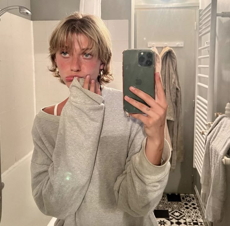 Gay Haircut, Cut Picture, Long Pixie Cut, Short Hair Inspo, Longer Pixie Haircut, Haircut Inspo, Hair Inspiration Short, Long Pixie, Haircuts For Fine Hair